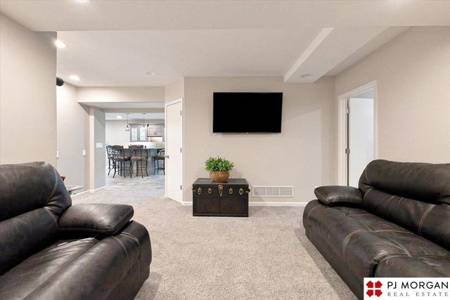 15446 Briar Street, Omaha, NE 68138