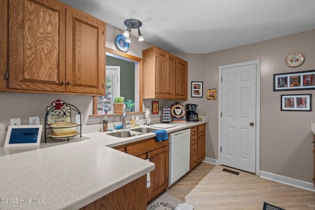 265 Longleaf Drive, West End, NC 27376