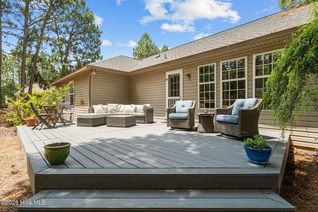 265 Longleaf Drive, West End, NC 27376