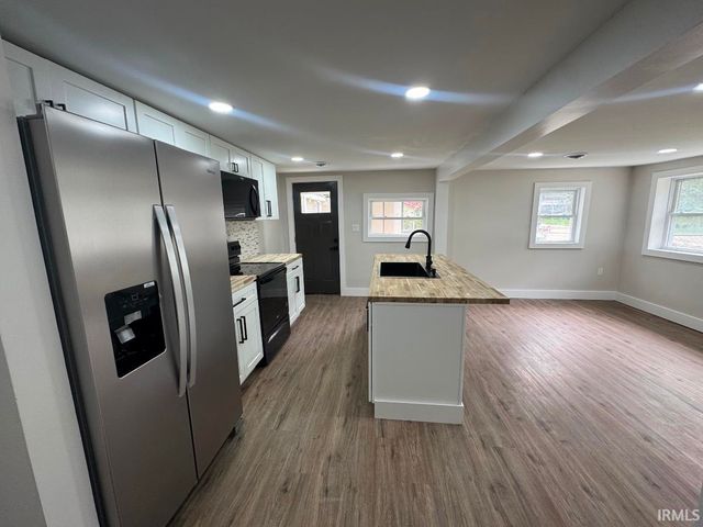 26051 Lakeview Drive, Elkhart, IN 46514