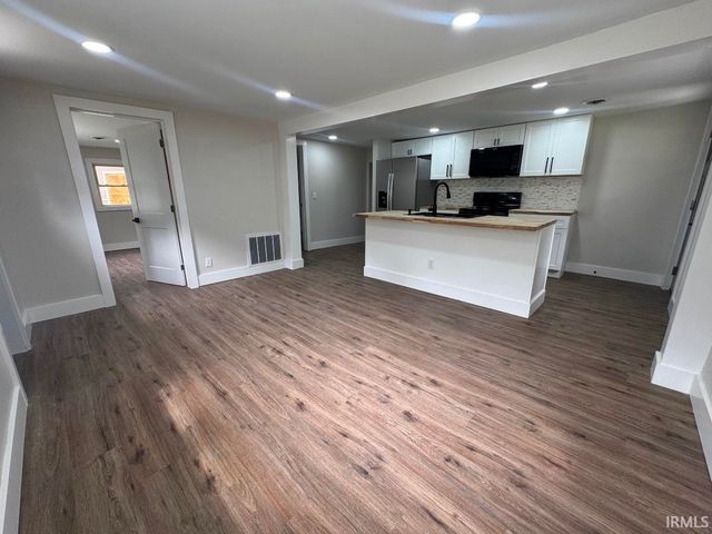 26051 Lakeview Drive, Elkhart, IN 46514