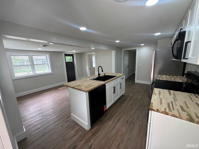26051 Lakeview Drive, Elkhart, IN 46514