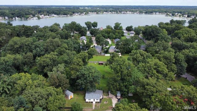 26051 Lakeview Drive, Elkhart, IN 46514