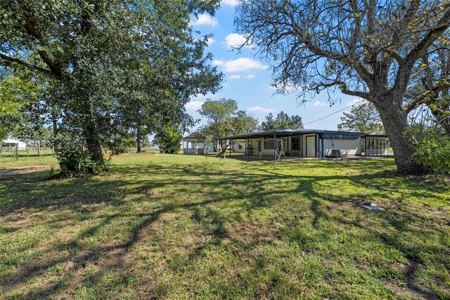 722 Fm 1366, Mexia, TX 76667