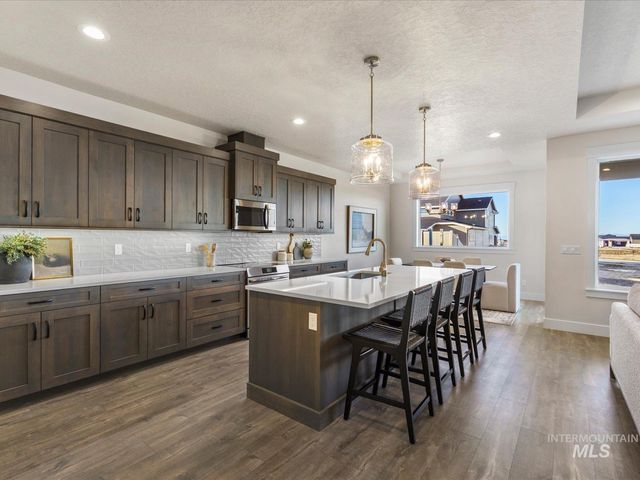 375 S Strut Way, Boise, ID 83716