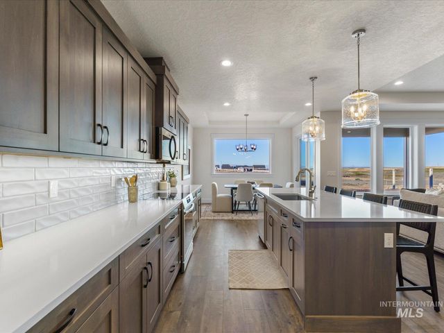 375 S Strut Way, Boise, ID 83716