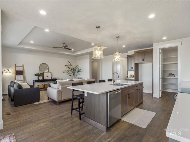 375 S Strut Way, Boise, ID 83716