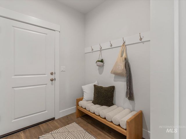 375 S Strut Way, Boise, ID 83716