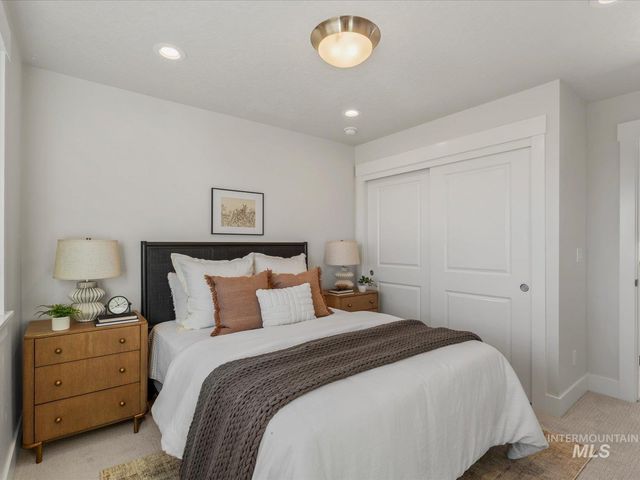 375 S Strut Way, Boise, ID 83716