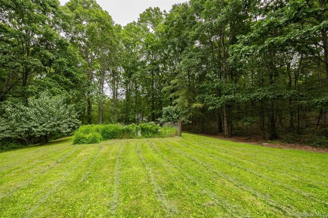 428 Clinton Hollow Road, Salt Point, NY 12578
