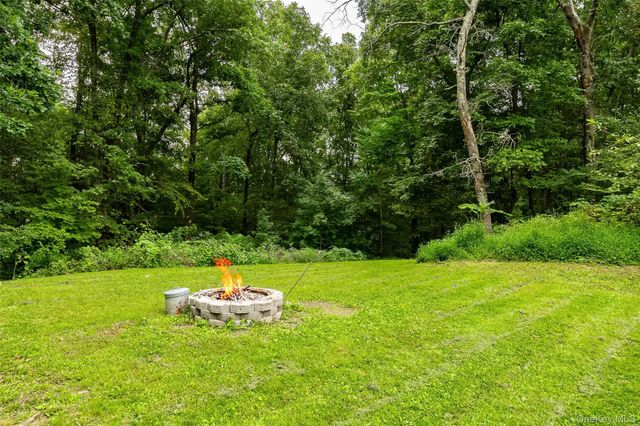 428 Clinton Hollow Road, Salt Point, NY 12578