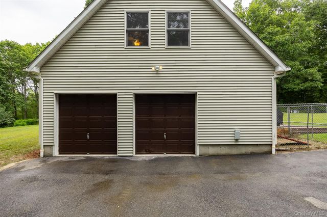 428 Clinton Hollow Road, Salt Point, NY 12578