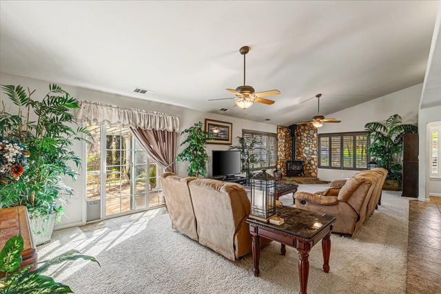 5593 Baldwin St, Valley Springs, CA 95252