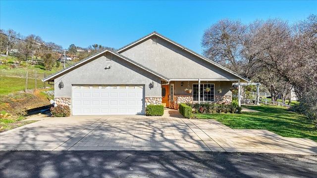 5593 Baldwin St, Valley Springs, CA 95252