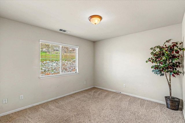 5593 Baldwin St, Valley Springs, CA 95252