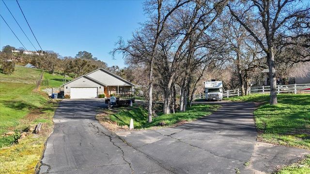 5593 Baldwin St, Valley Springs, CA 95252