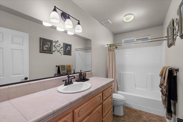 5593 Baldwin St, Valley Springs, CA 95252