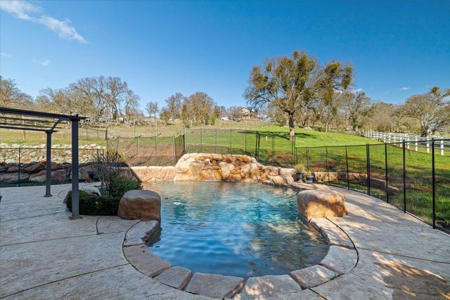 5593 Baldwin St, Valley Springs, CA 95252