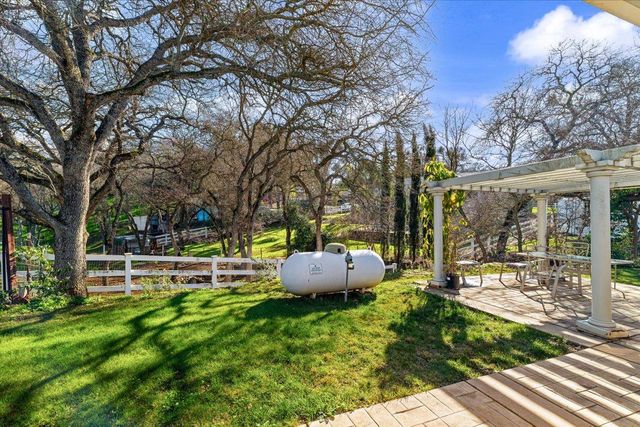 5593 Baldwin St, Valley Springs, CA 95252