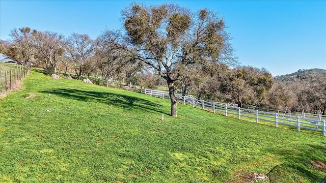 5593 Baldwin St, Valley Springs, CA 95252