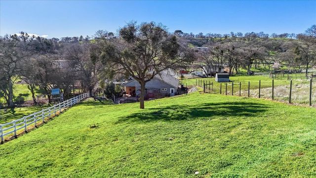 5593 Baldwin St, Valley Springs, CA 95252