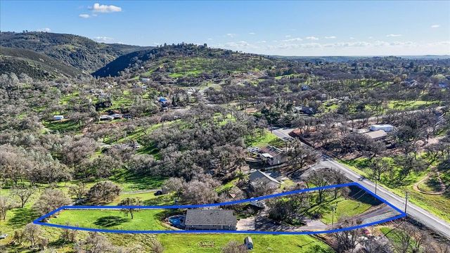 5593 Baldwin St, Valley Springs, CA 95252