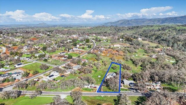 5593 Baldwin St, Valley Springs, CA 95252