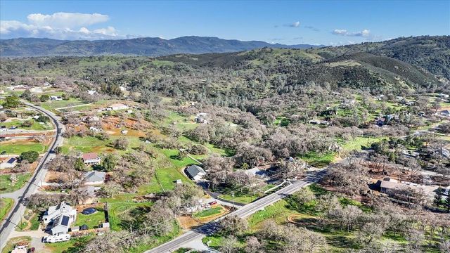 5593 Baldwin St, Valley Springs, CA 95252