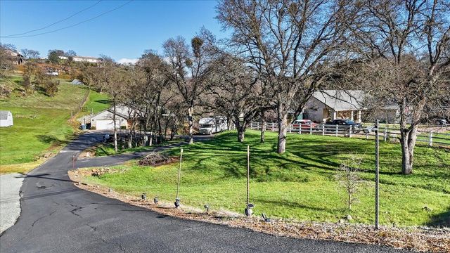 5593 Baldwin St, Valley Springs, CA 95252