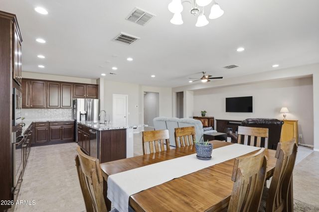 10556 E TEXAS Avenue, Mesa, AZ 85212