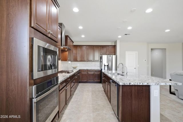 10556 E TEXAS Avenue, Mesa, AZ 85212