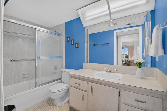 4022 Lincoln B, Boca Raton, FL 33434