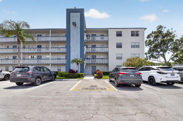 4022 Lincoln B, Boca Raton, FL 33434