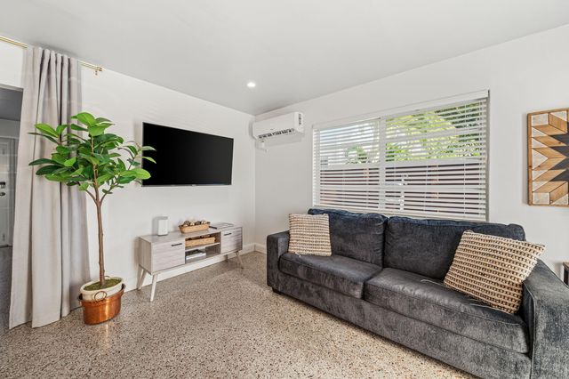 430 N K Street, Lake Worth Beach, FL 33460