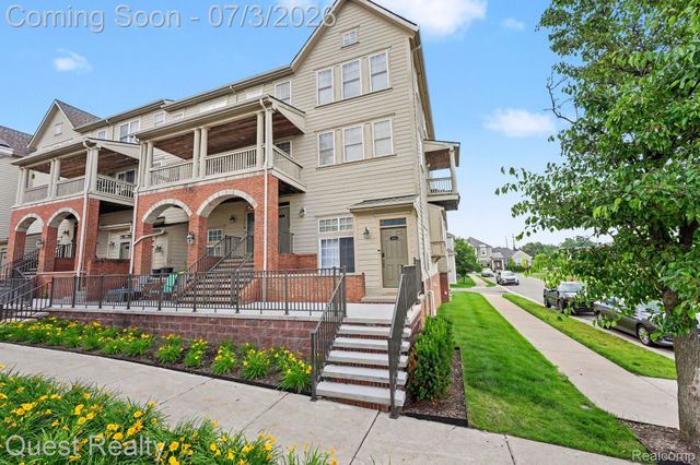 168 Amys Walk Walk, Auburn Hills, MI 48326