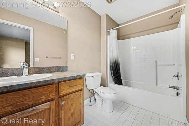 168 Amys Walk Walk, Auburn Hills, MI 48326