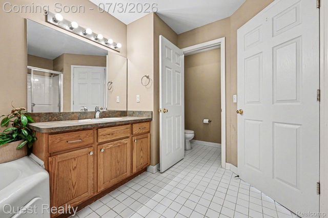 168 Amys Walk Walk, Auburn Hills, MI 48326