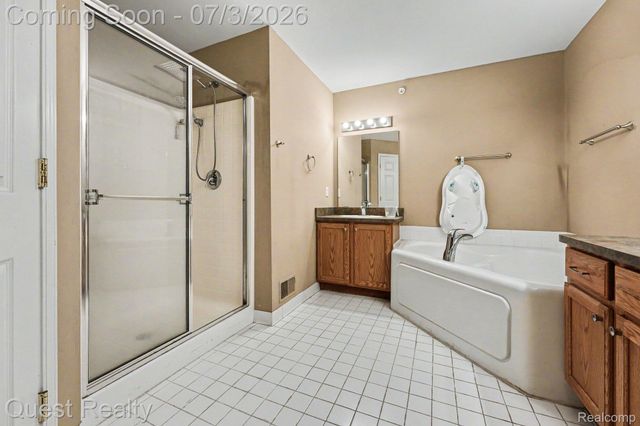 168 Amys Walk Walk, Auburn Hills, MI 48326