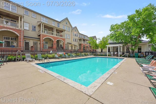 168 Amys Walk Walk, Auburn Hills, MI 48326