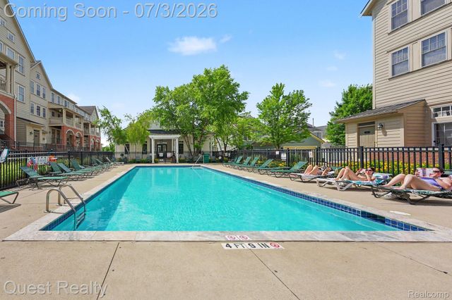 168 Amys Walk Walk, Auburn Hills, MI 48326