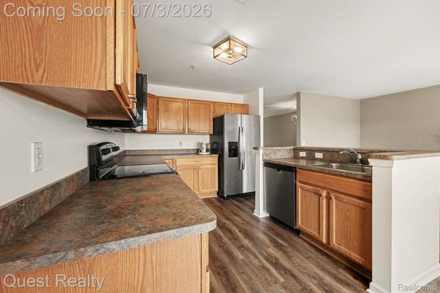 168 Amys Walk Walk, Auburn Hills, MI 48326