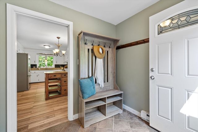 131 Kelly Rd, Northbridge, MA 01534