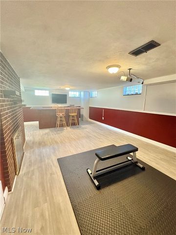 1407 W Valentine Circle NW, Canton, OH 44708
