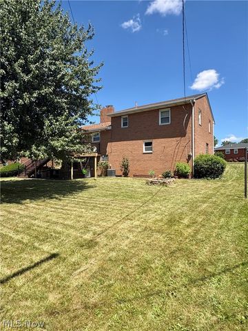 1407 W Valentine Circle NW, Canton, OH 44708