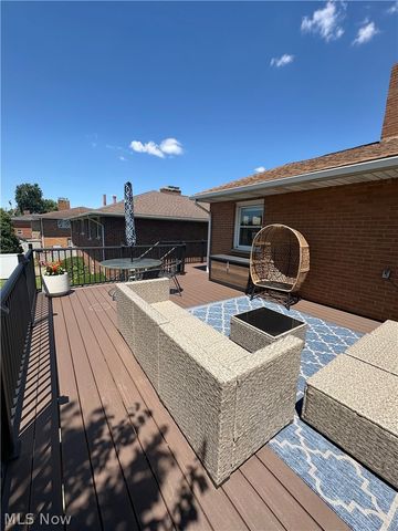1407 W Valentine Circle NW, Canton, OH 44708