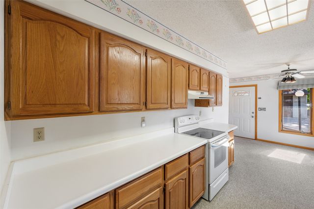 809 E 27th Street, Des Moines, IA 50317