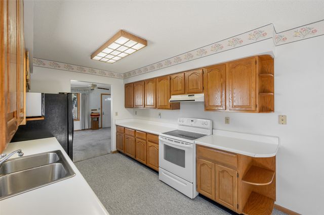 809 E 27th Street, Des Moines, IA 50317