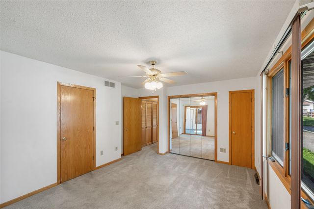 809 E 27th Street, Des Moines, IA 50317