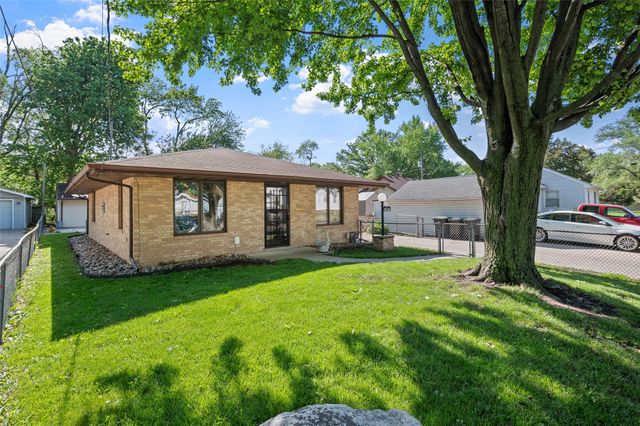 809 E 27th Street, Des Moines, IA 50317
