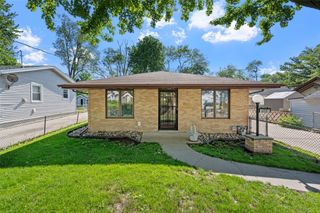 809 E 27th Street, Des Moines, IA 50317